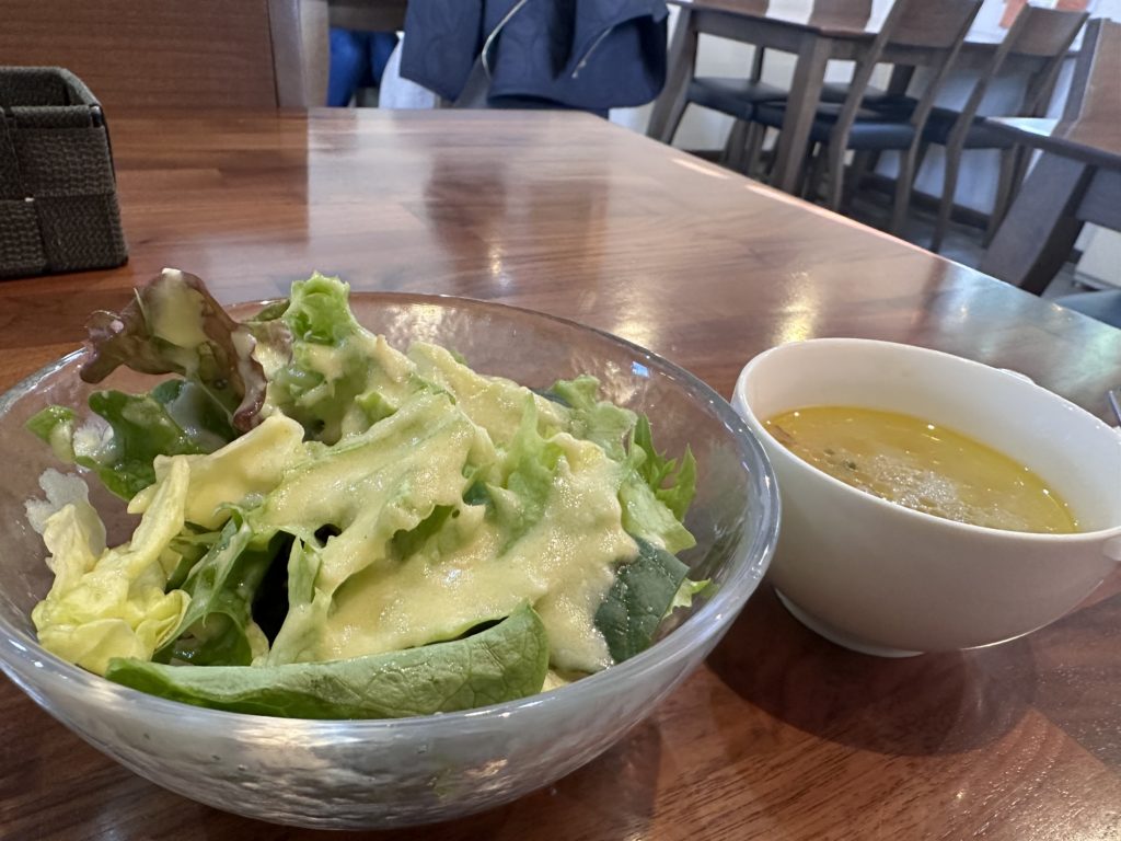 サラダとスープ