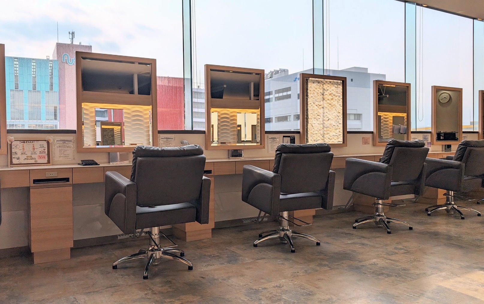 BOY MEETS GIRL店内