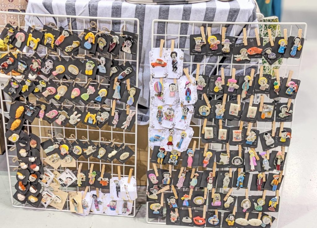 イベントで販売しているブローチ