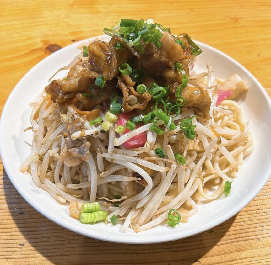 ホルモンが乗った皿ちゃんぽん