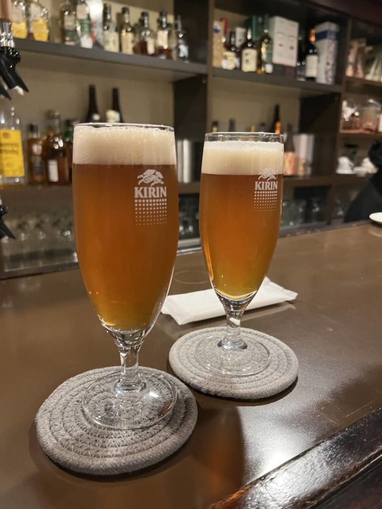 グラスを傾けながら語らいあいませんか