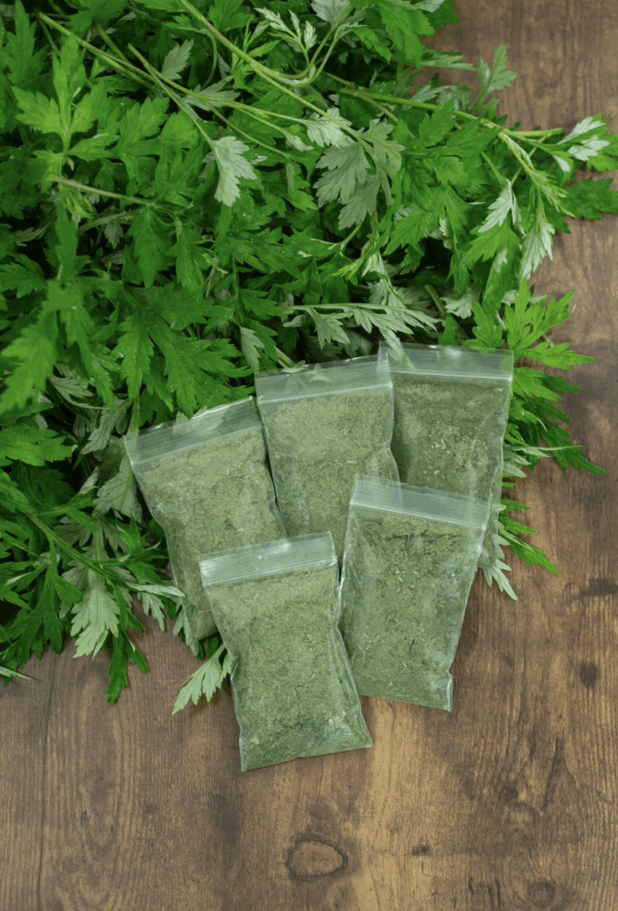 純度100%の奄美大島産よもぎ