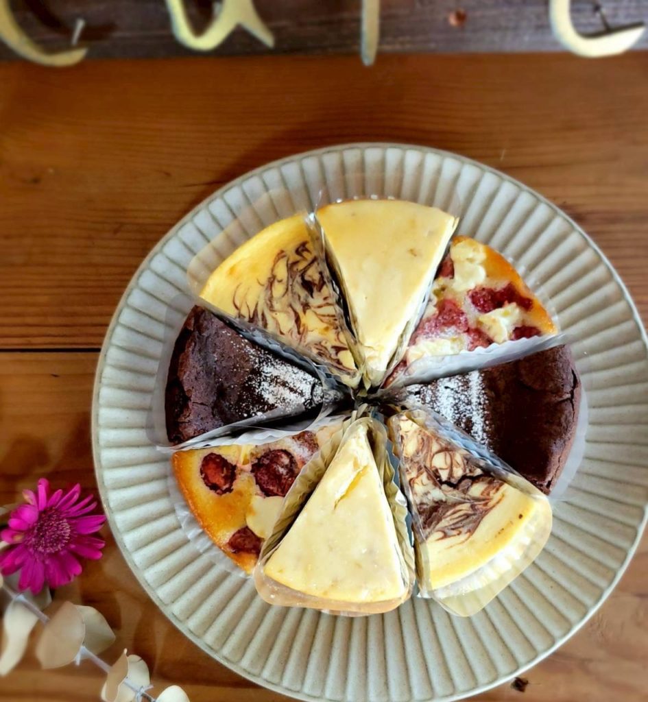 チョコレートケーキやチーズケーキ