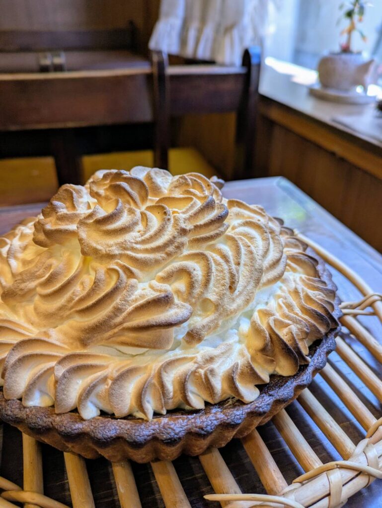 メレンゲたっぷりレモンタルト