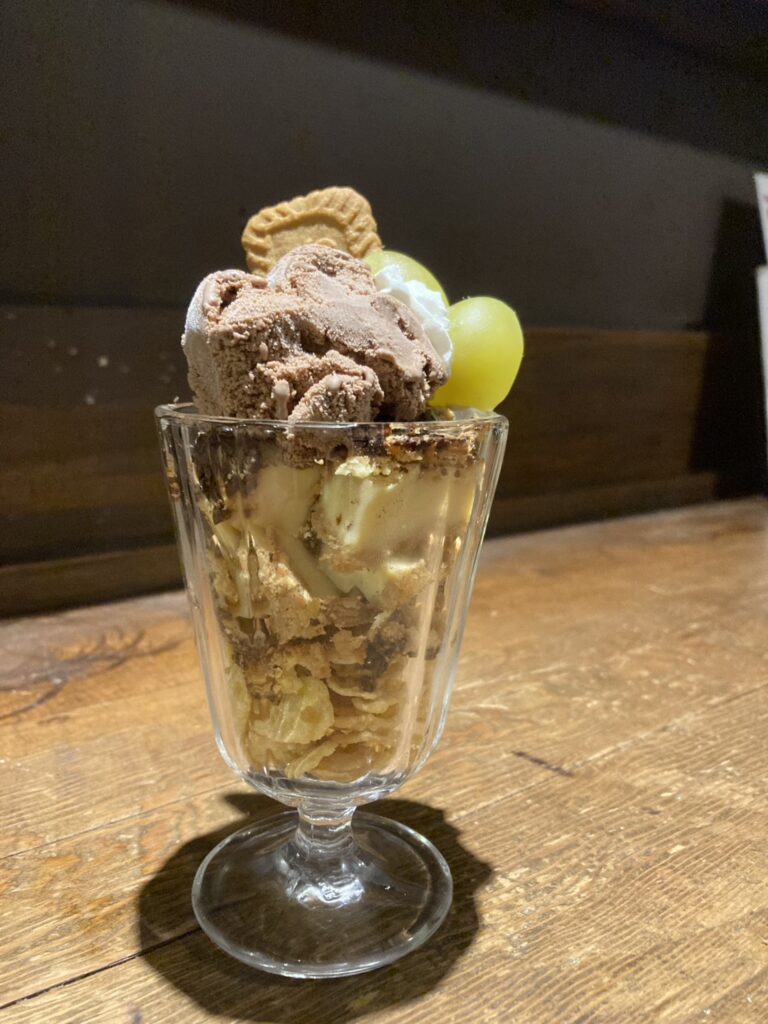 〆のデザート・パフェ