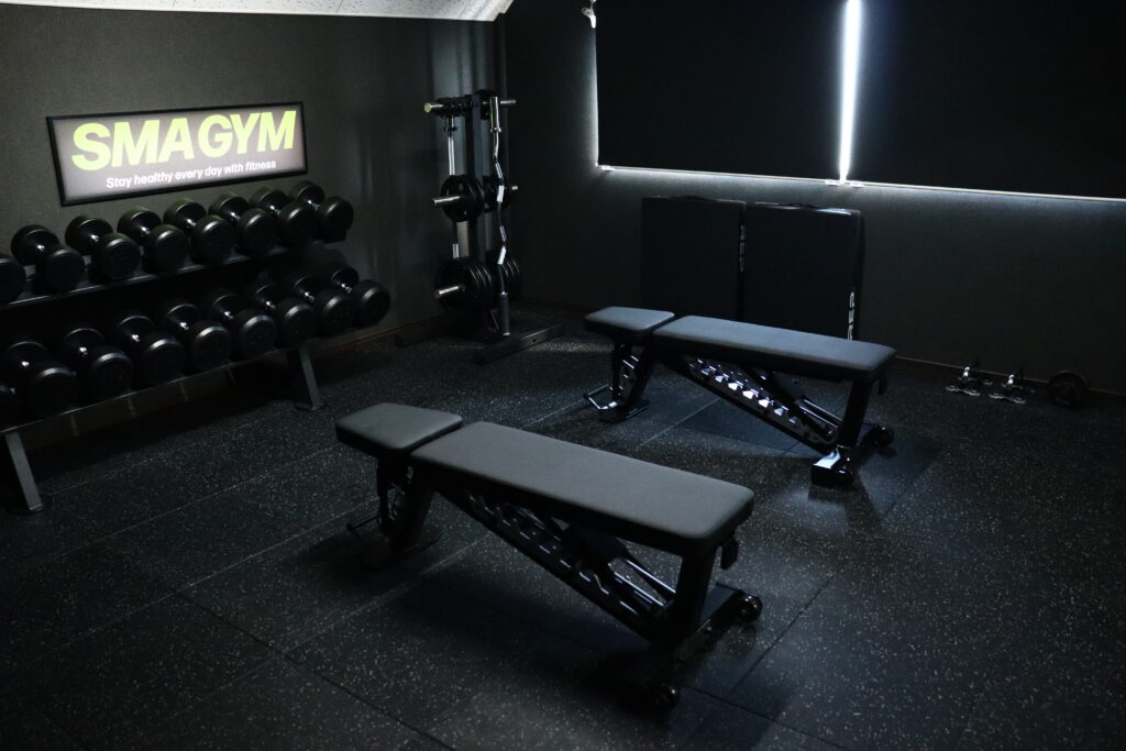 24時間スポーツジム【スマジム 南島原店】のフリーウェイトエリア