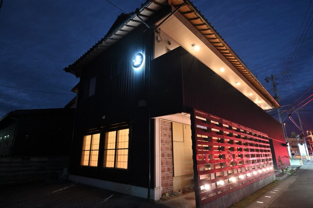 宿泊できるダイニング