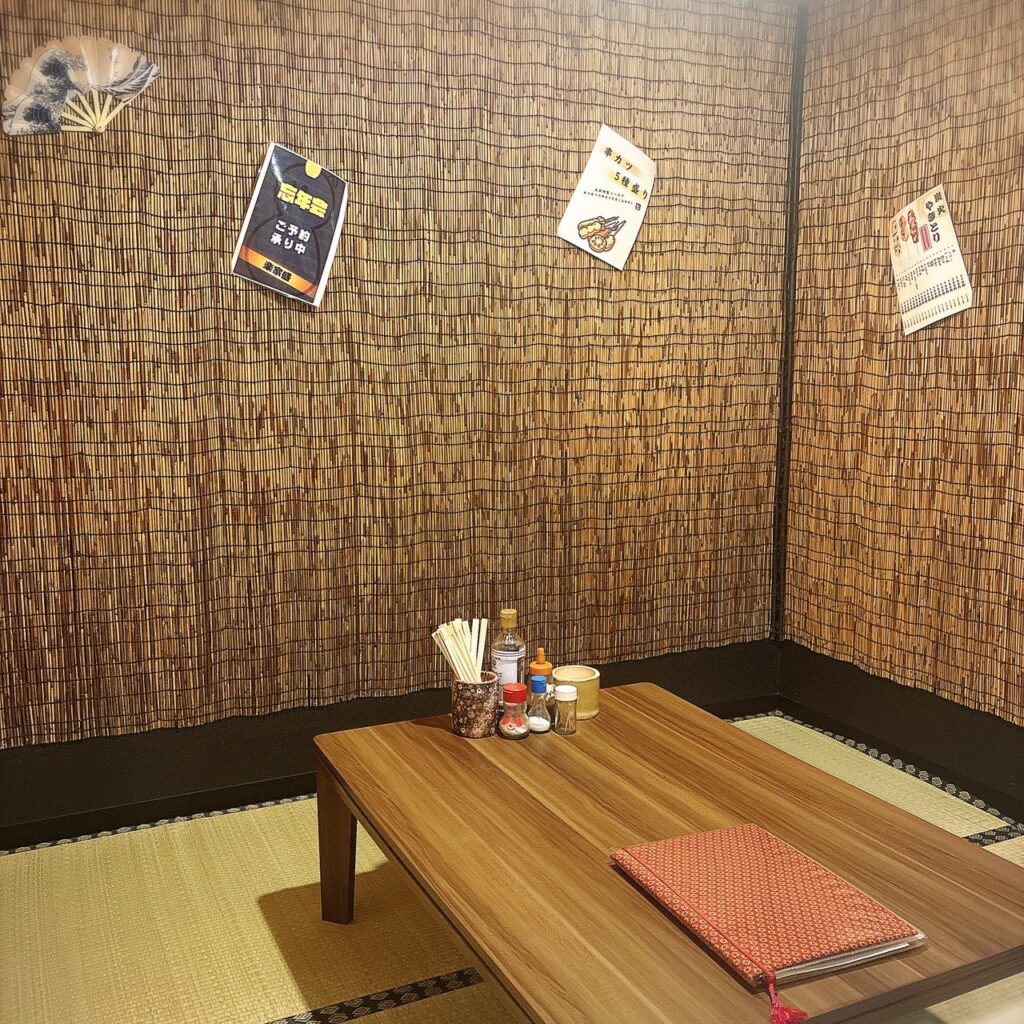 焼き鳥居酒屋 らっかせいのお座敷席