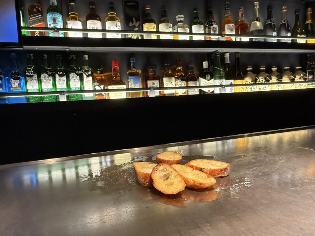 鉄板で焼いた鉄唱のハニートースト