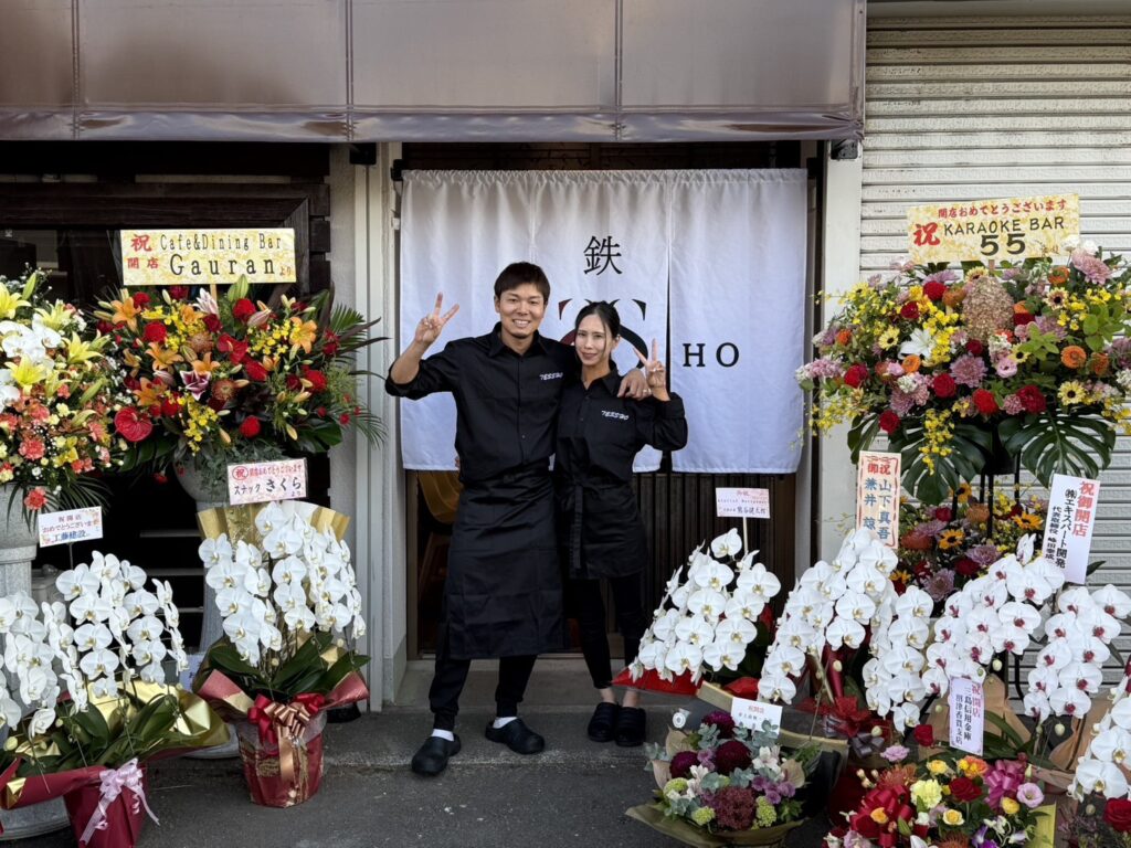 大川さん夫婦が経営する鉄板焼きのカラオケバー