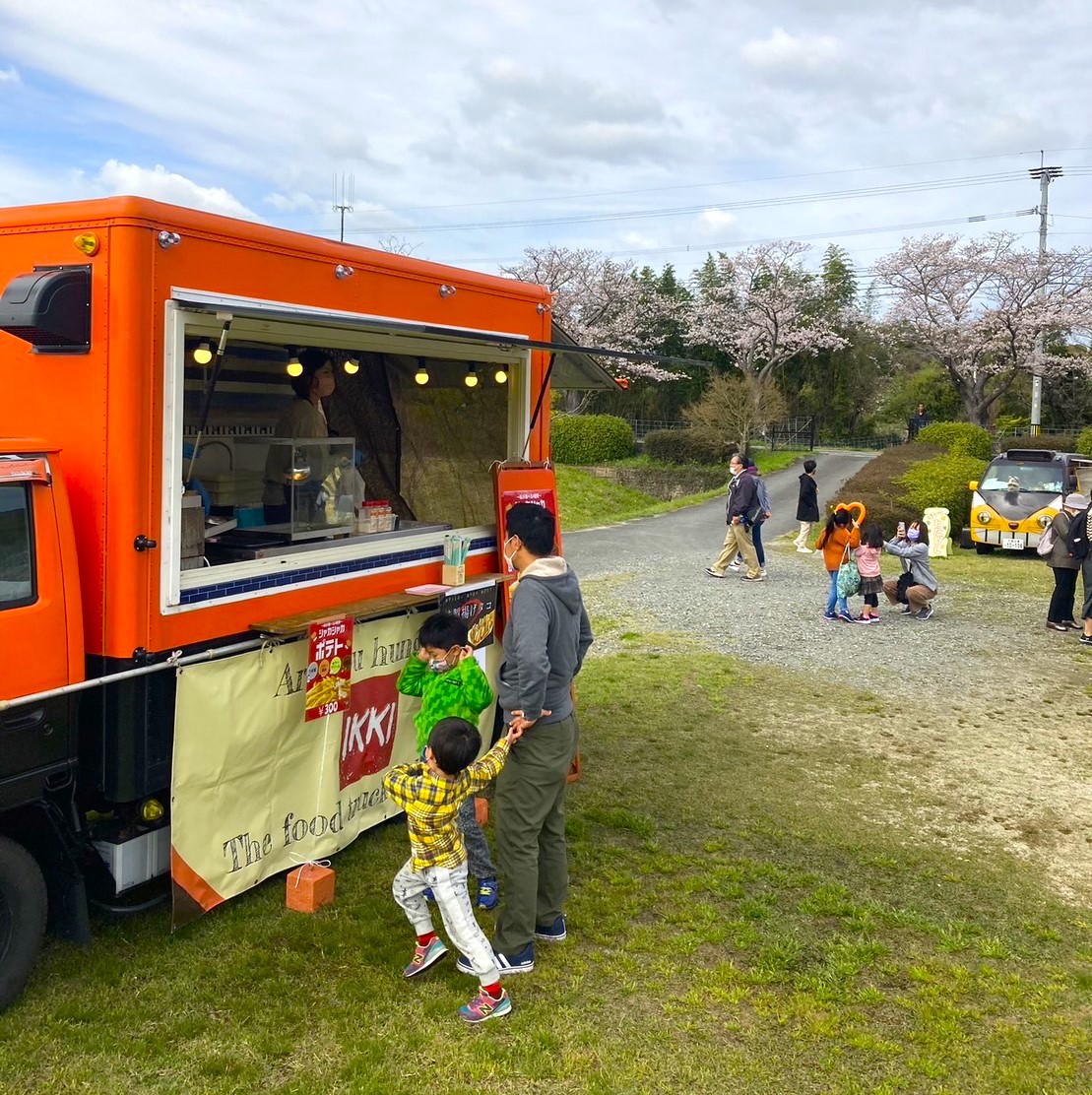 神埼市のキッチンカー「一輝」で楽しむ焼き鳥・お弁当・海鮮のおいしさ
