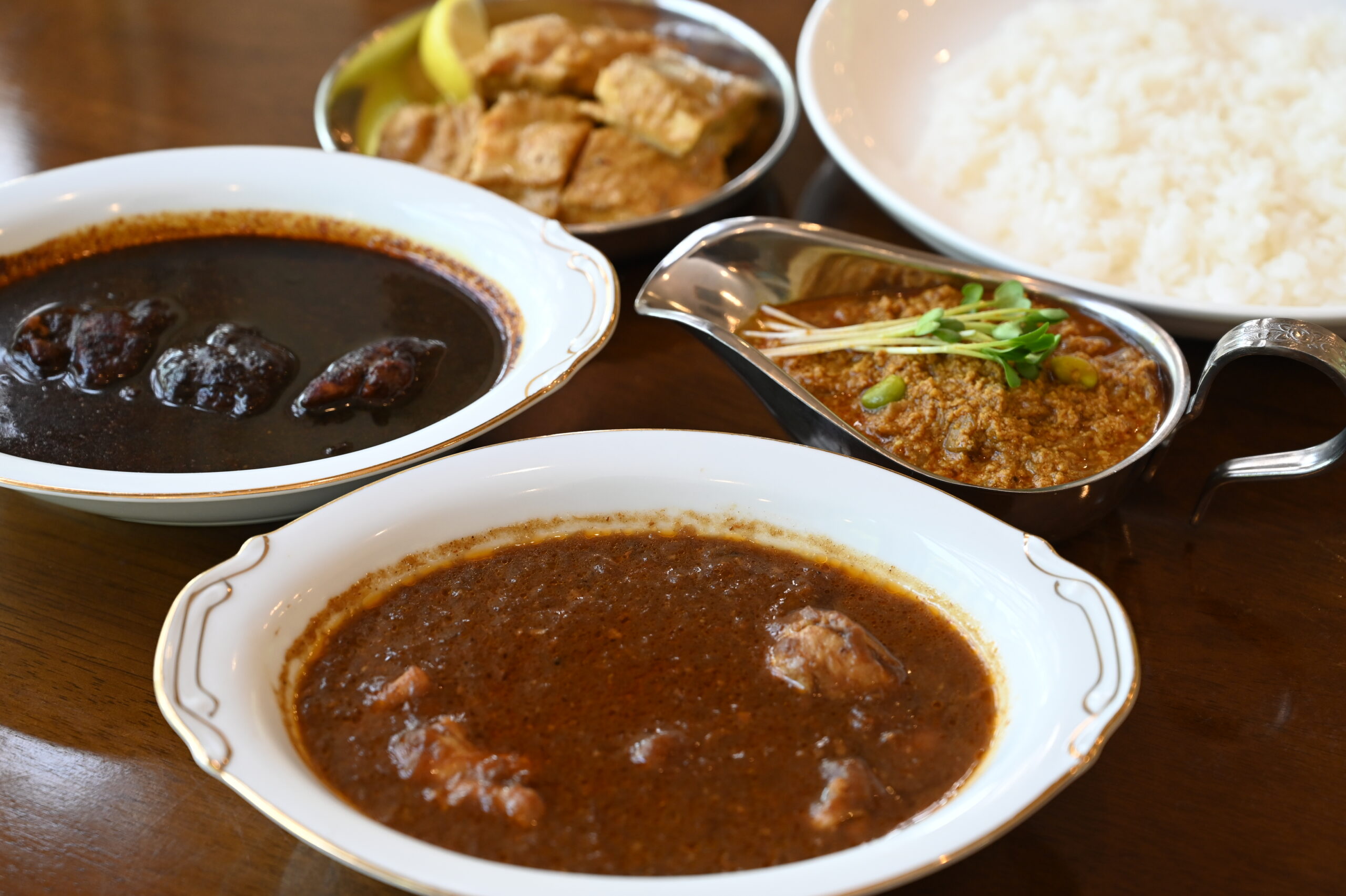 丁寧に作られたスパイスカレー